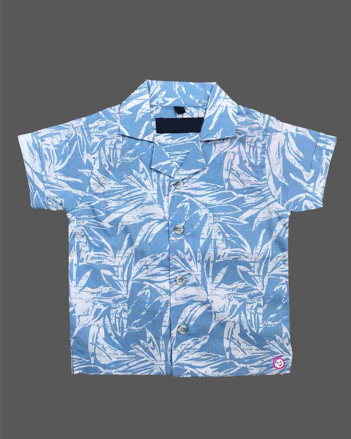 Two piece printed short sleeve shirt and elastic shorts set for young boys