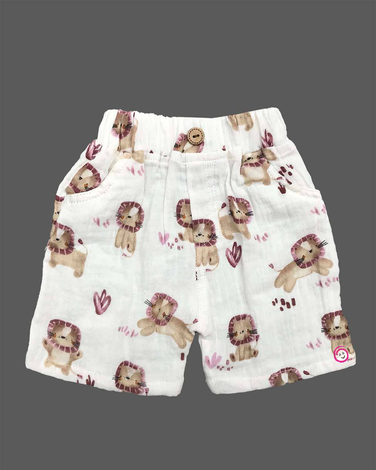 Two-piece boys clothing set with printed shirt and matching shorts for children