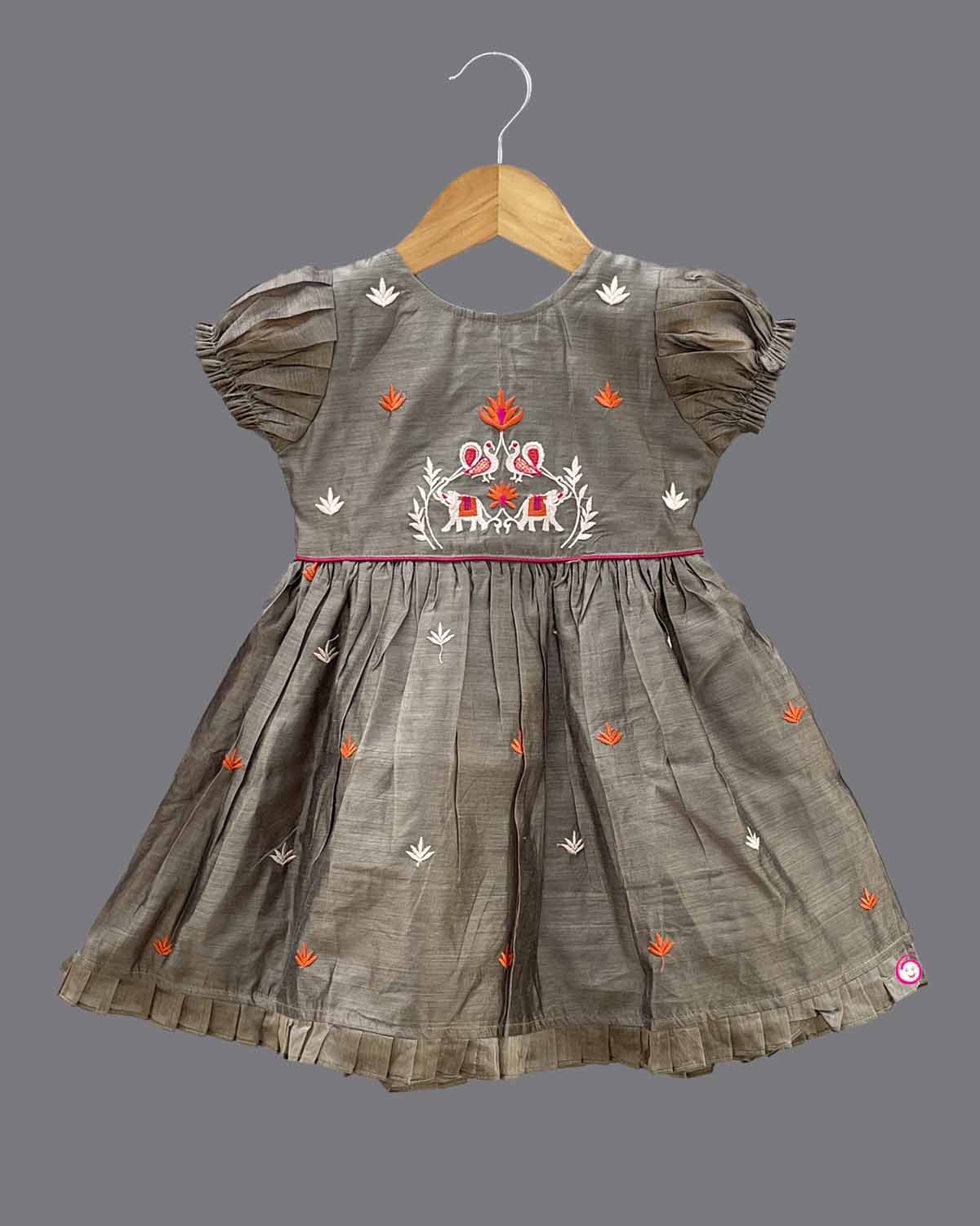 Girls casual embraided design frock