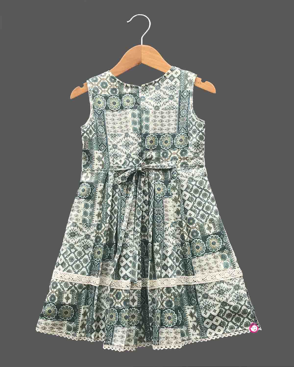 Girls sleeveless printed casual frock - Sea Green