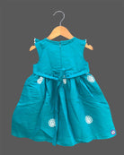 sleeveless frock
