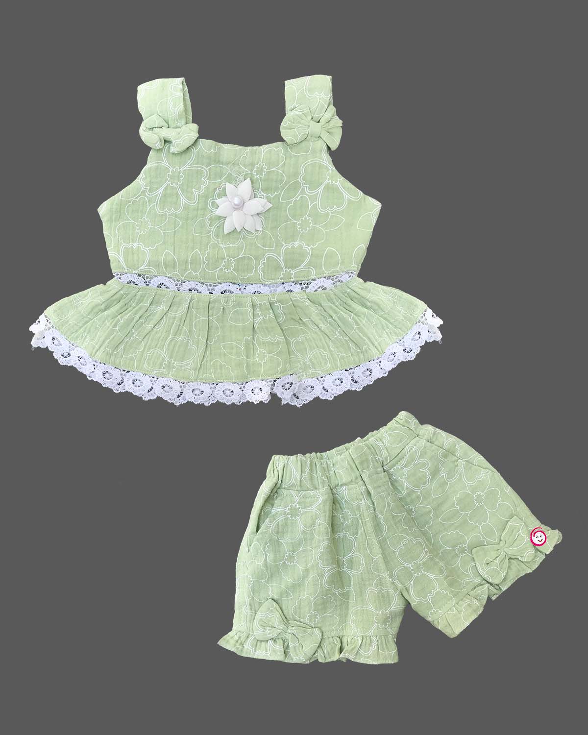 girl's top & shorts 