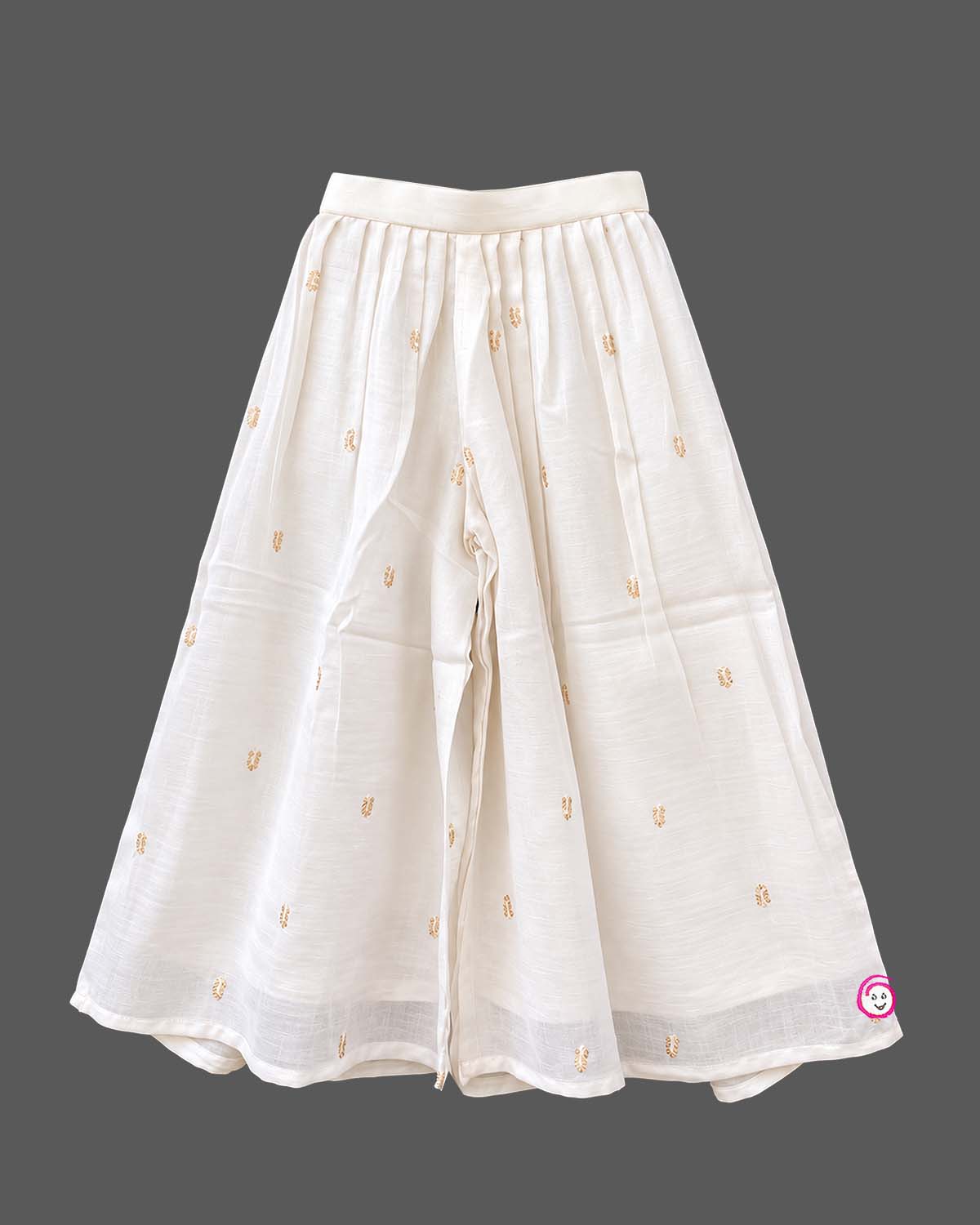 Sleeveless kurti for kids featuring floral embroidery, paired with wide-leg palazzo pants and gold-bordered dupatta.
