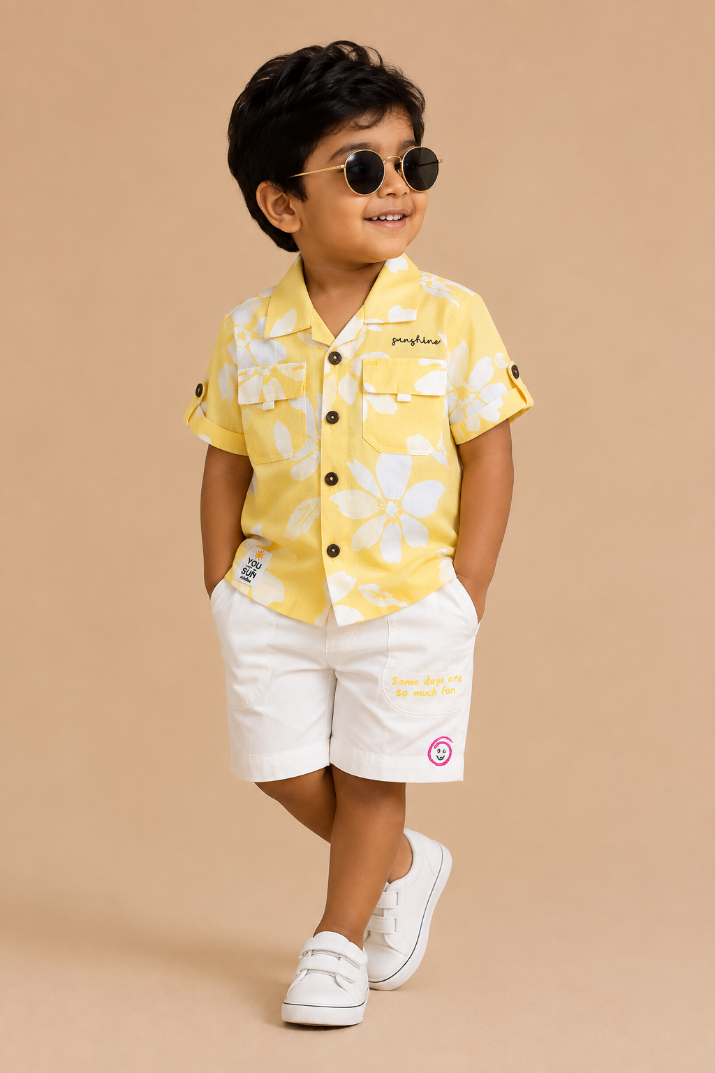 Toddler Boys patterned short-sleeve shirt and white shorts set for summer outings